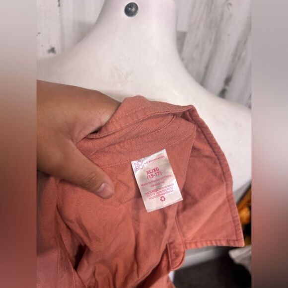 Button up - Picture 3 of 5